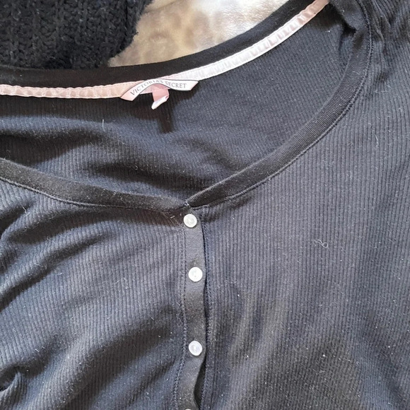 VICTORIA’s SECREt top S - Picture 4 of 6